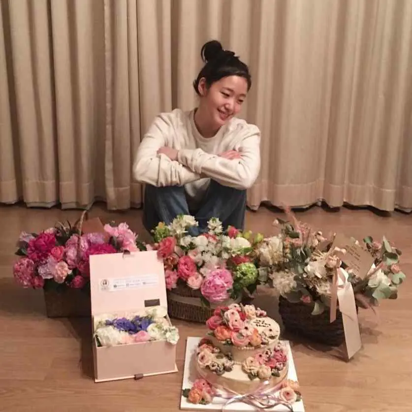 Kim Go Eun - kim-go-eun-hot-2.webp